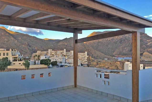 Pérgola de madera a 1 aguas para azotea en Águlas, Murcia