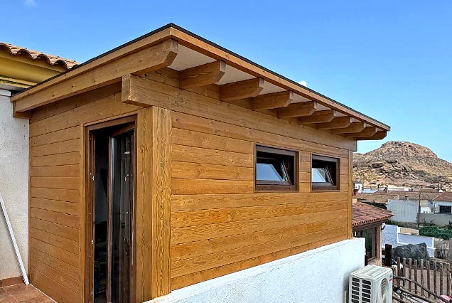 Oficina de madera en la azotea para teletrabajo, Almeria